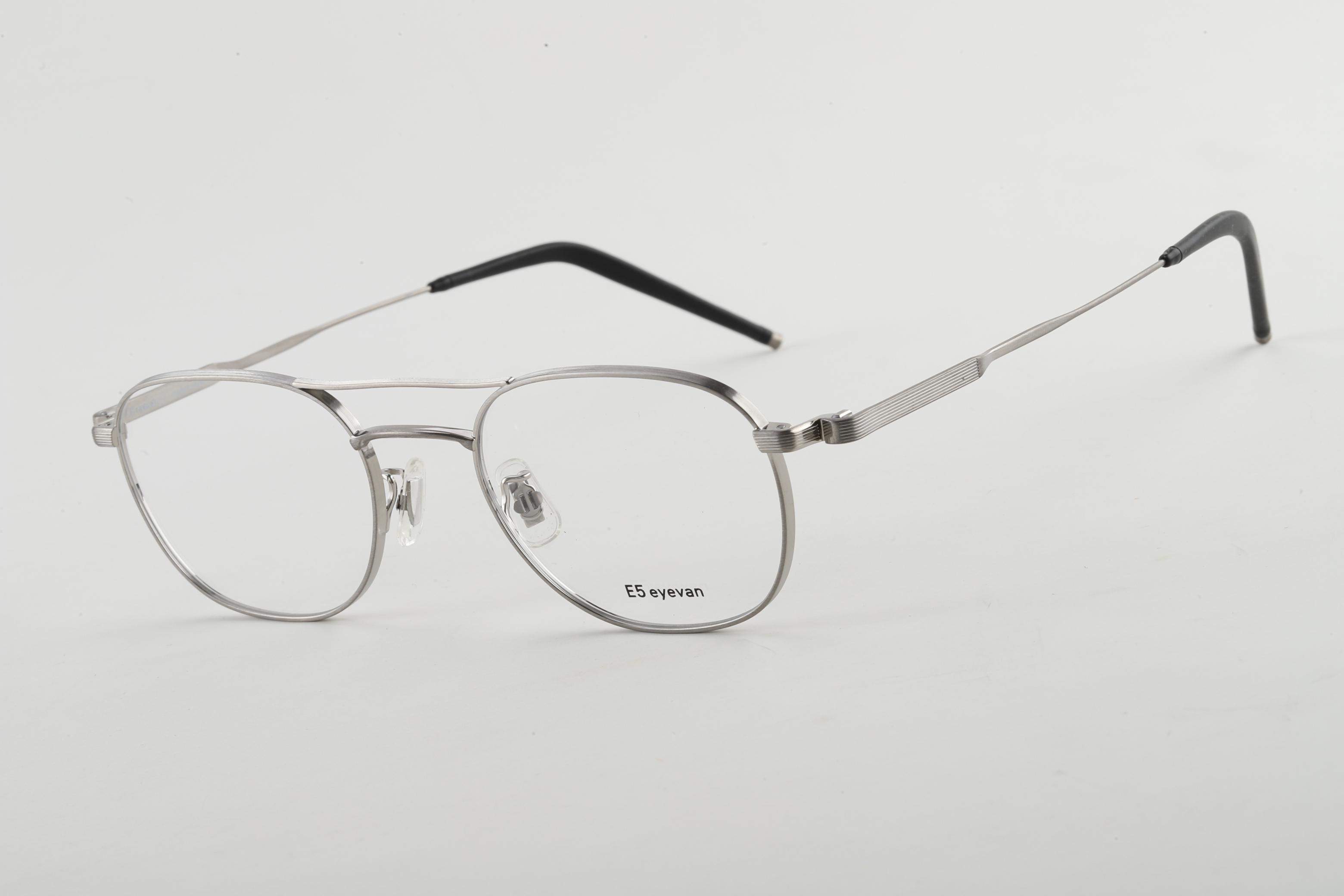 EYEVAN M18