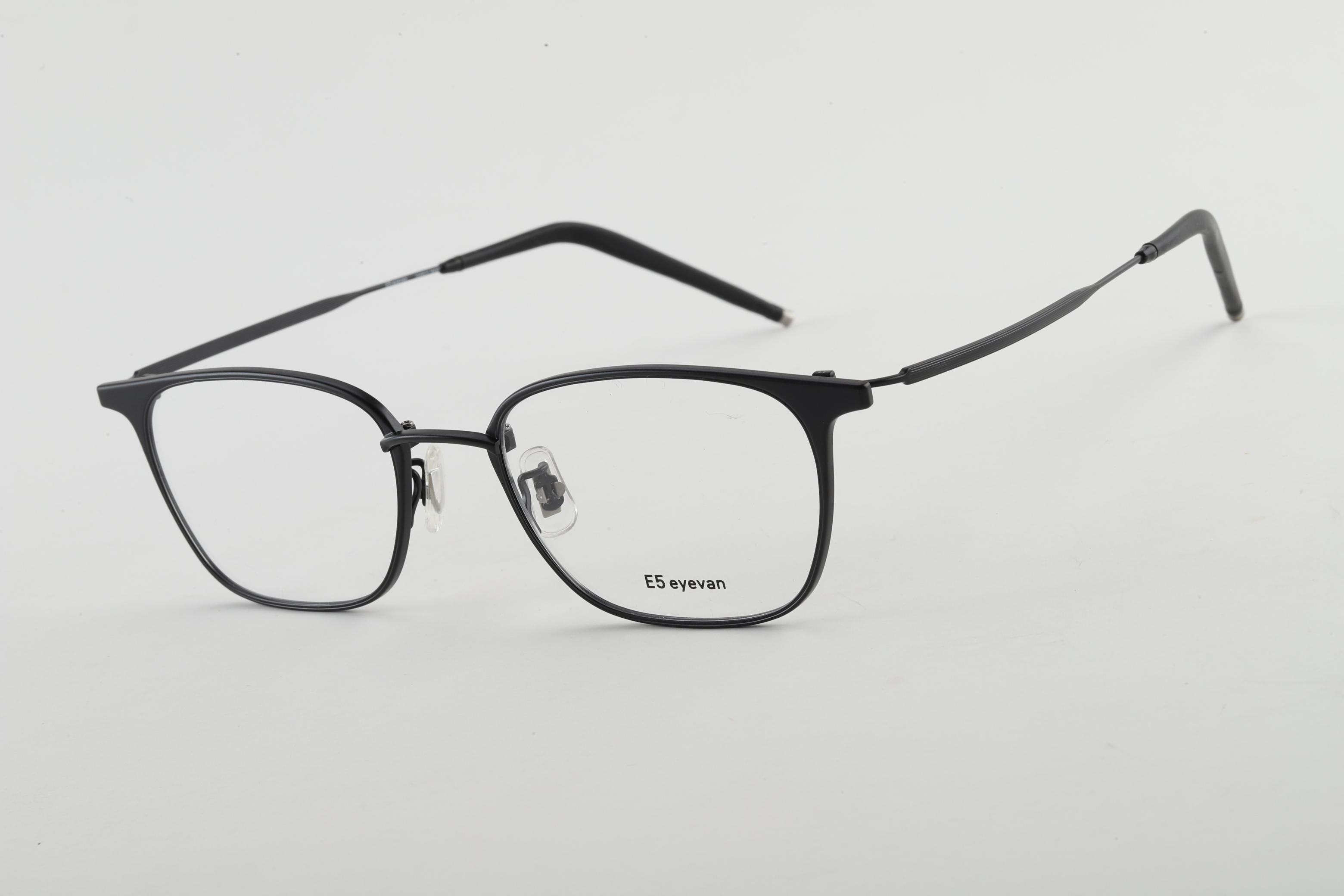 EYEVAN M22
